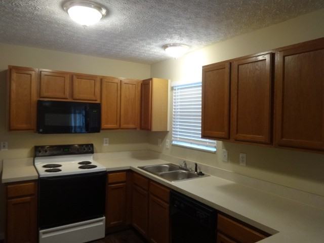 5936 Whitehaven Dr - Photo 3 of 11