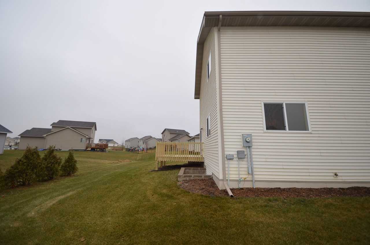 6355 Marx Ave NE - Photo 2 of 10