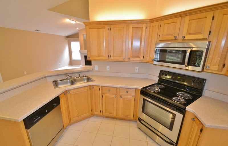671 Oak Hollow Way - Photo 2 of 12