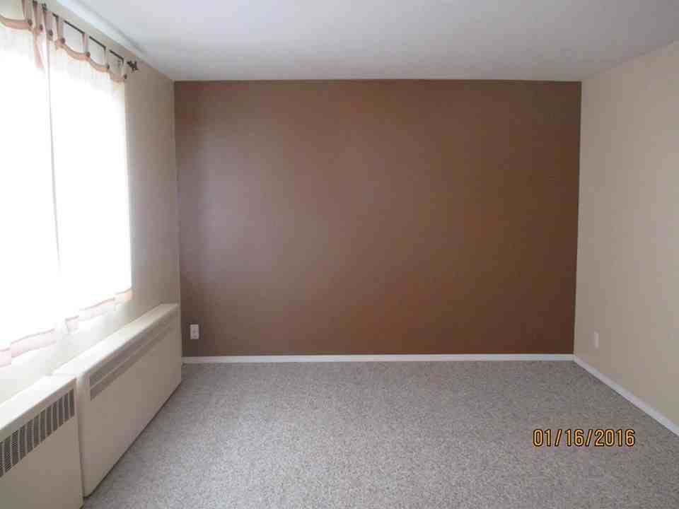 10126 104 Avenue - Photo 2 of 6