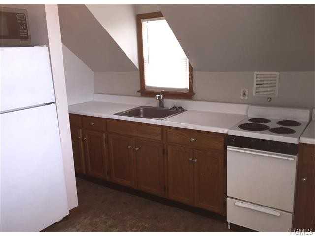 18 Miller Ave - Photo 2 of 8