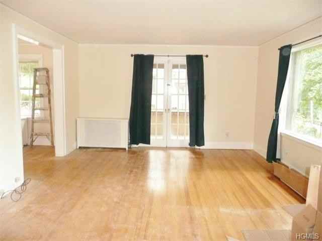 323 Washington Ave - Photo 2 of 14