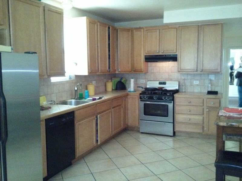 10511 S Bensley Ave - Photo 2 of 3