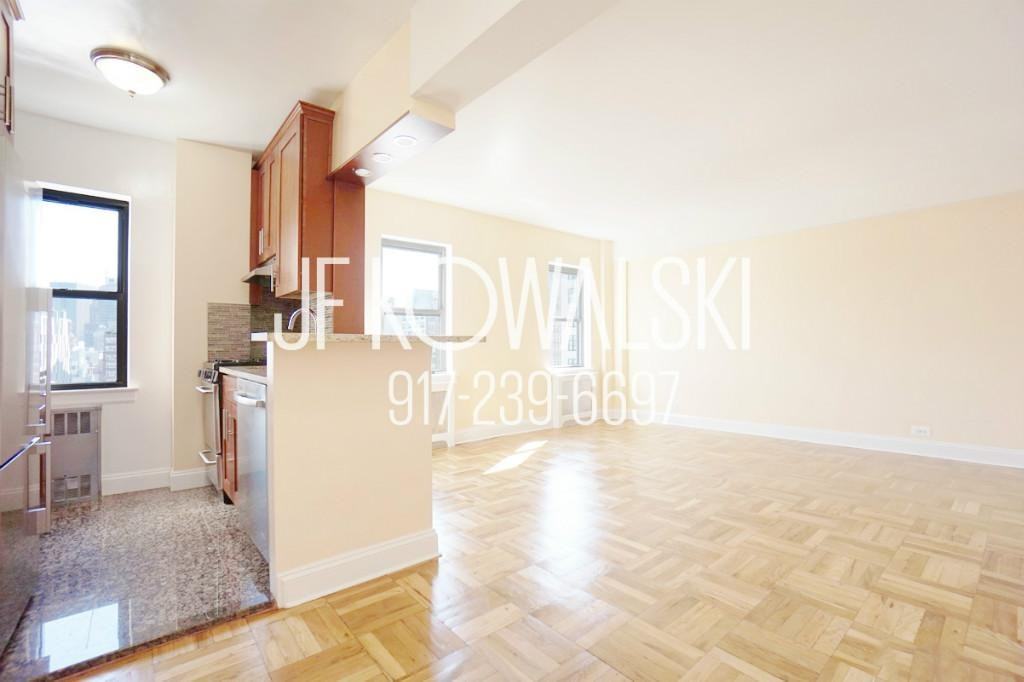 180 W Houston St #PH