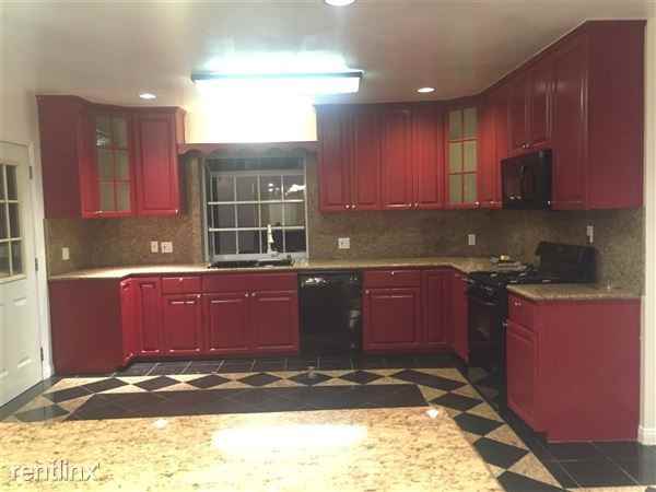 1034 Eilinita Ave - Photo 2 of 10