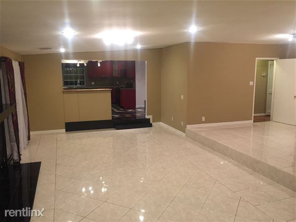 1034 Eilinita Ave - Photo 3 of 10