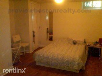 5 Bartlett Crescent #KR