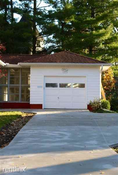 1229 E Jefferson St - Photo 2 of 9