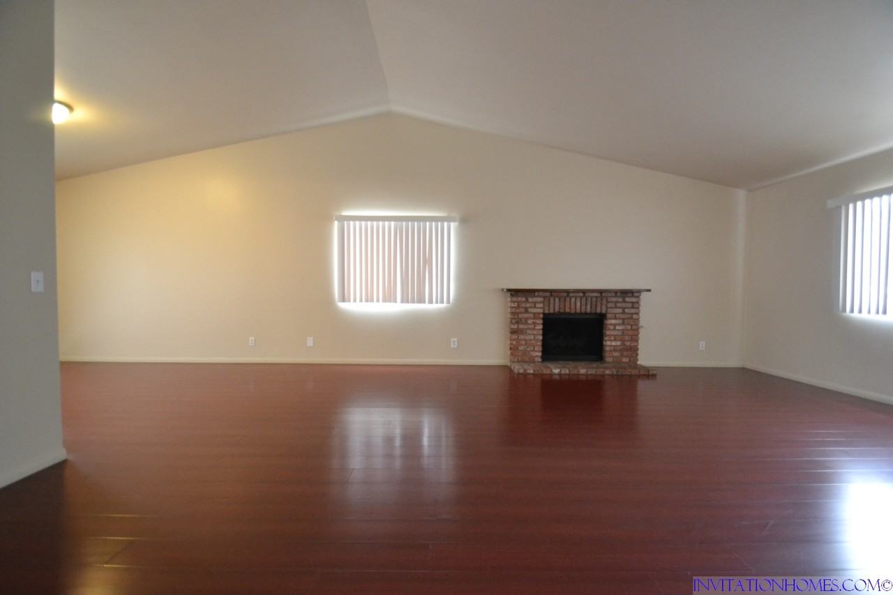 801 Devilfish Dr - Photo 3 of 17