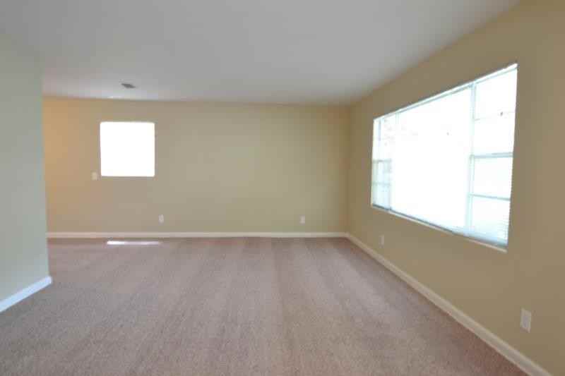 2414 Lofberg Dr - Photo 3 of 8