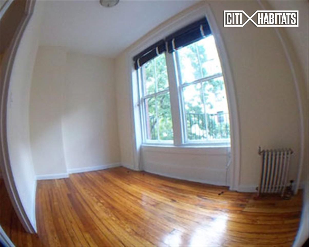 Waverly Pl #7 - Photo 2 of 4