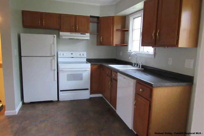 6 Genesee Ave - Photo 3 of 6