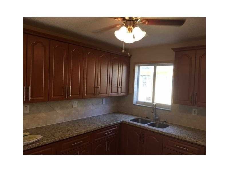 964 NW 199th St - Photo 2 of 8