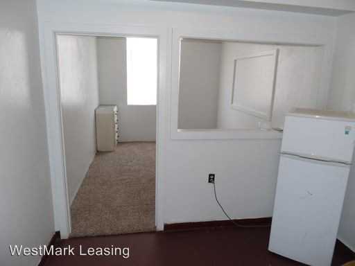 703 Broadway St #B - Photo 3 of 4