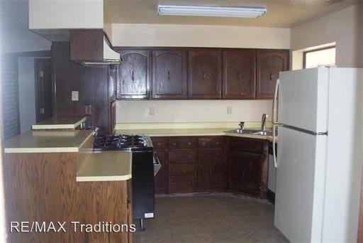 3307 Paper Mill Rd - Photo 3 of 14