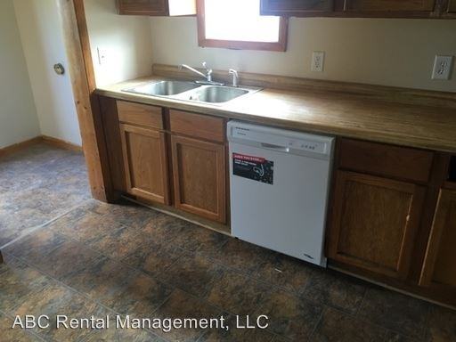 309 S Foster St - Photo 3 of 8