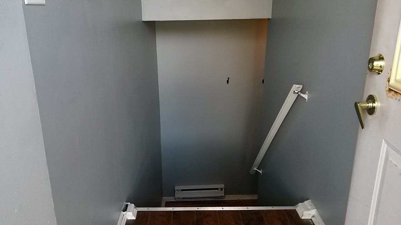 630 Elias St - Photo 3 of 14