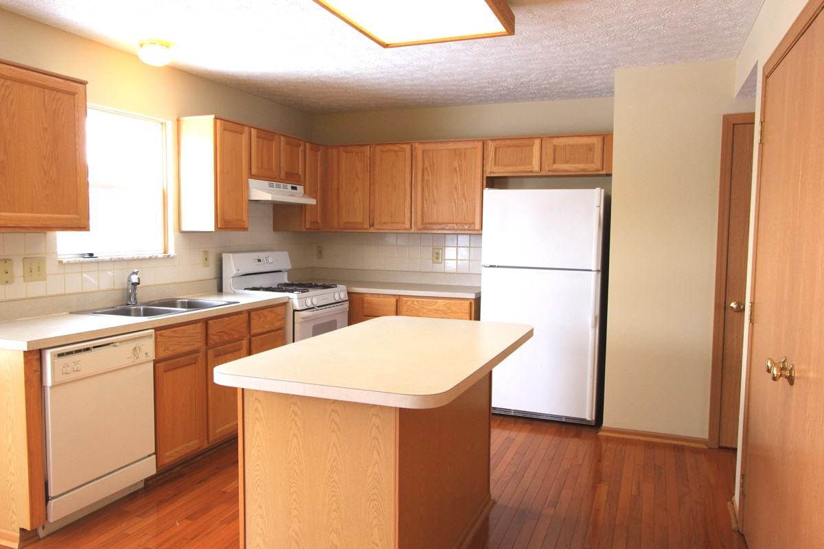 8991 Firstgate Dr - Photo 3 of 5