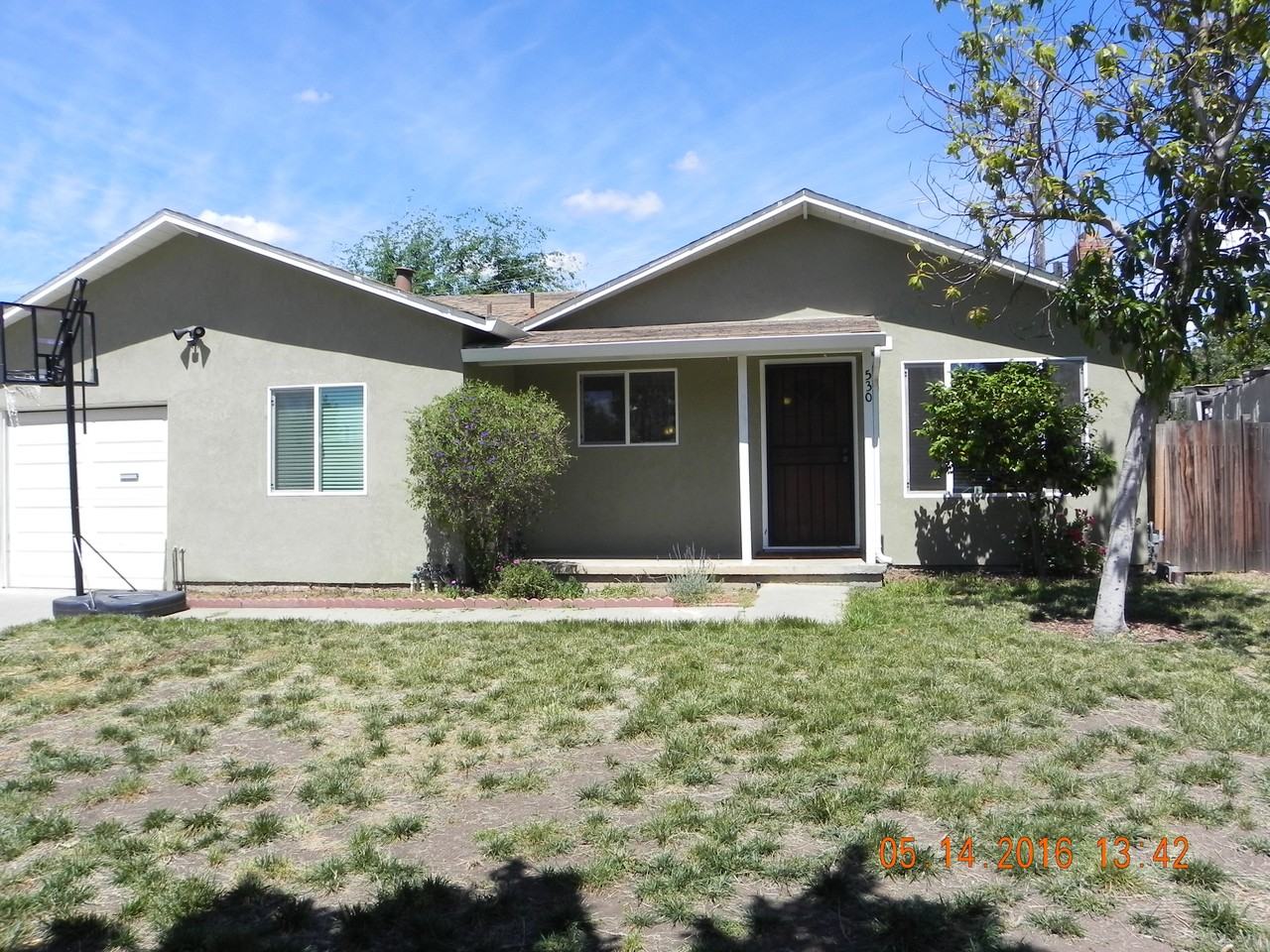 530 Ellery St - Photo 2 of 10