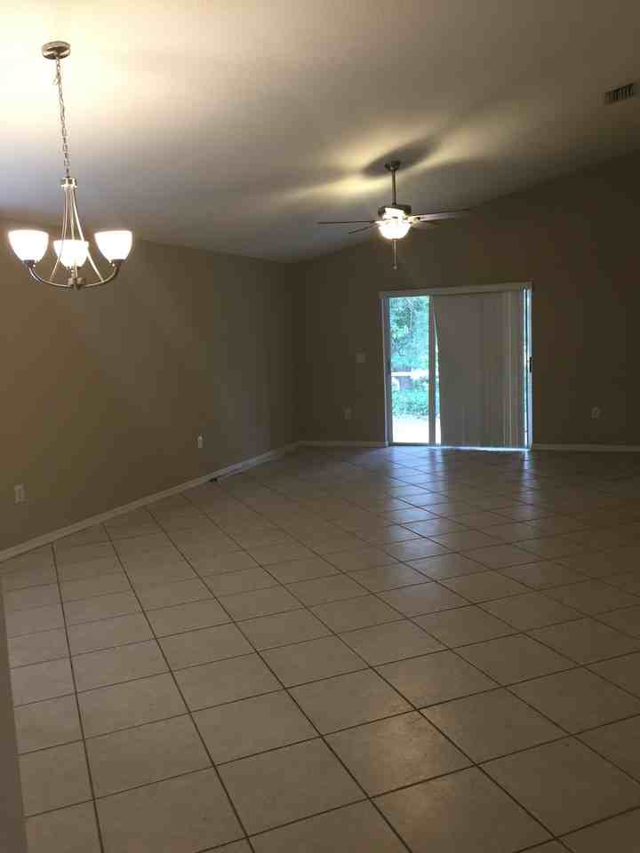 10431 Isleworth Ave - Photo 2 of 3