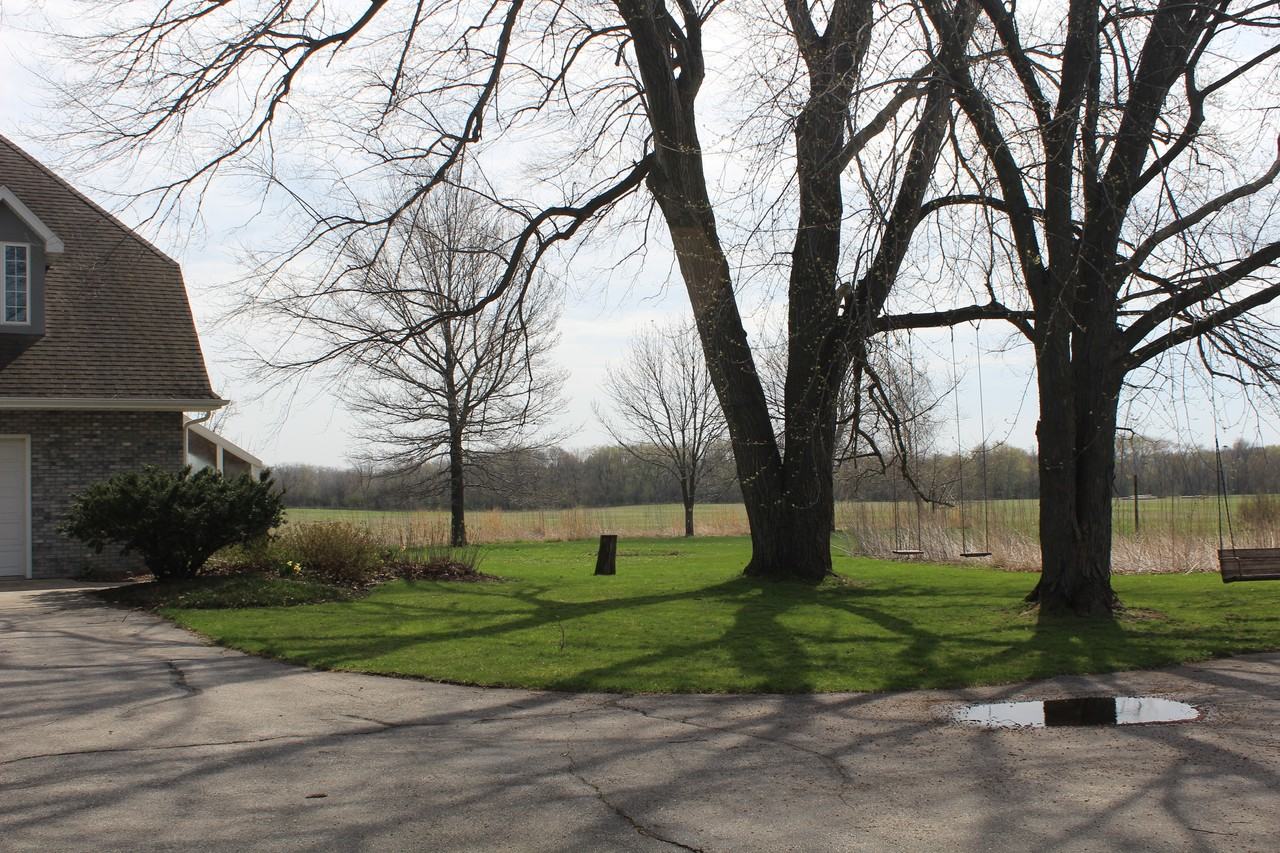 9216 N Serns Rd - Photo 2 of 61