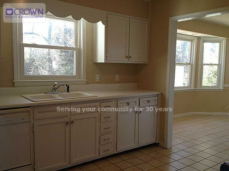 3626 Robinson Rd NE - Photo 3 of 17