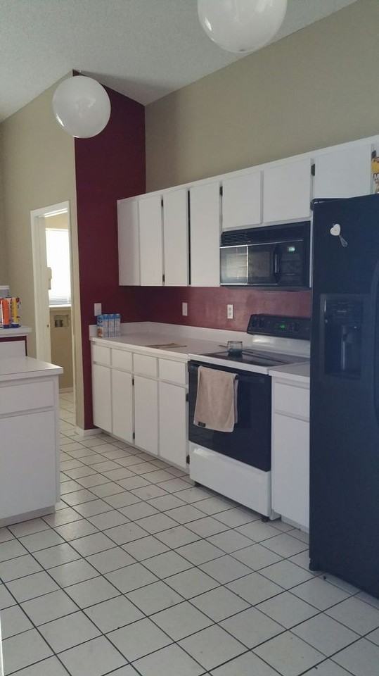 628 Baycove Dr - Photo 3 of 11