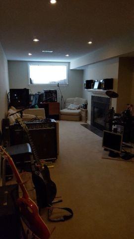 567 Remnor Avenue - Photo 3 of 10