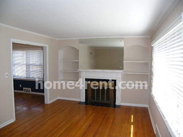 4904 W 58th St - Photo 2 of 11