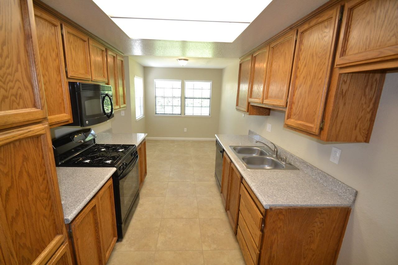 1911 Winding Oak St - Photo 2 of 10