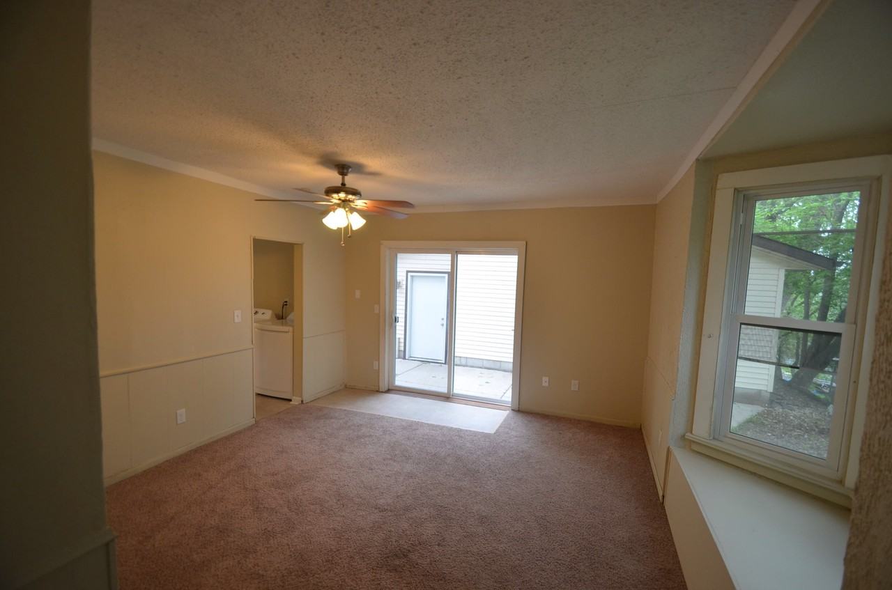 510 4th St W - Photo 3 of 12