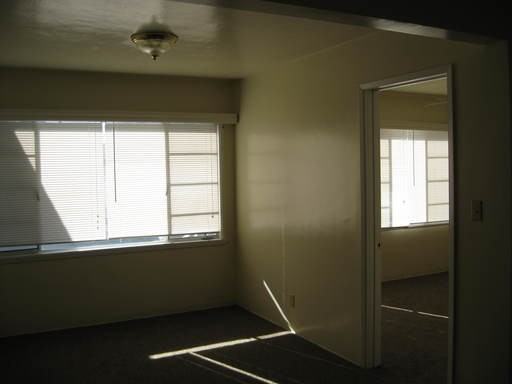 44413 Beech Ave - Photo 3 of 9