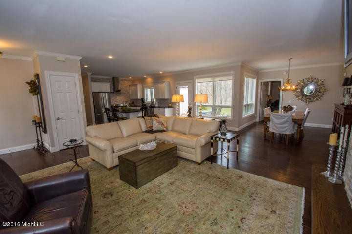 29523 Edwards Way - Photo 3 of 11