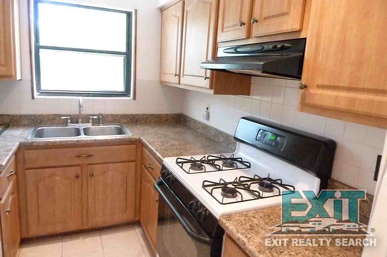 830 Leland Avenue - Photo 3 of 21