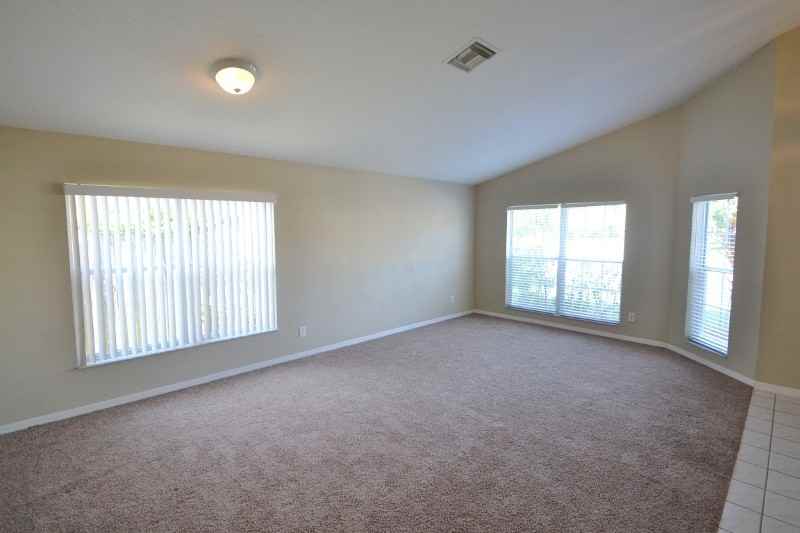 18121 Leafwood Cir - Photo 2 of 5