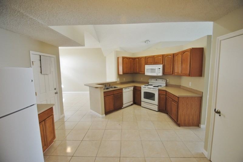 106 Green Cove Ct - Photo 2 of 10