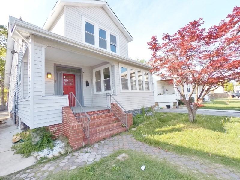 8 Irving Pl - Photo 2 of 8