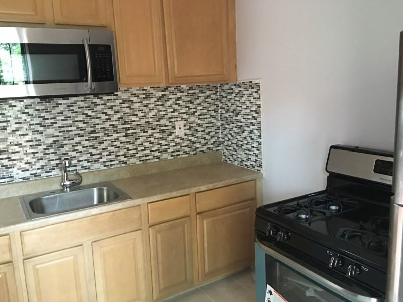 542 Winston Ave - Photo 2 of 10