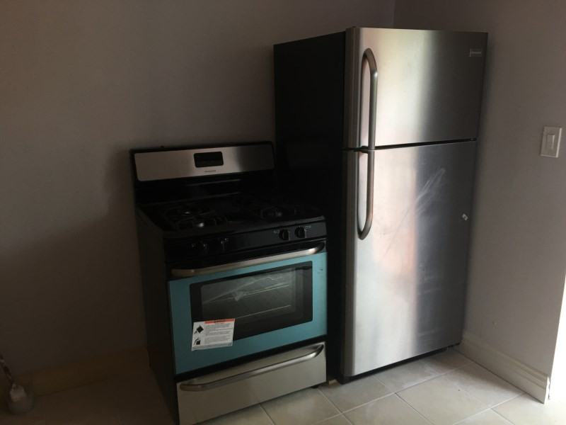 542 Winston Ave - Photo 3 of 10