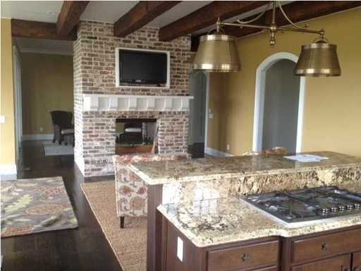 1314 Headquarters Plantation Dr - Photo 2 of 3