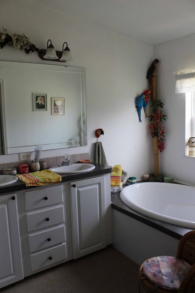 7256 Victory Rd - Photo 2 of 14