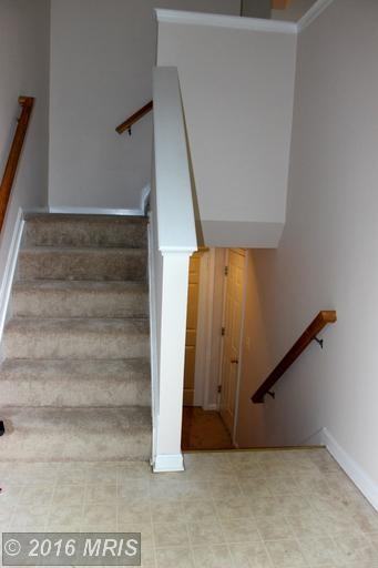 8712 Tarrytown Ct - Photo 2 of 30