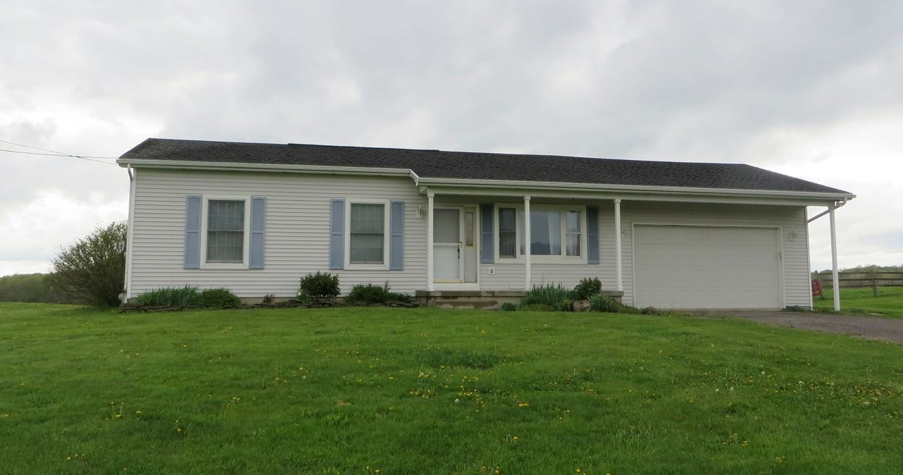 1552 E Blood Rd - Photo 2 of 25