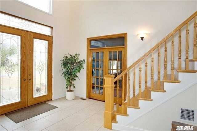 40 Shinnecock Ln - Photo 3 of 16