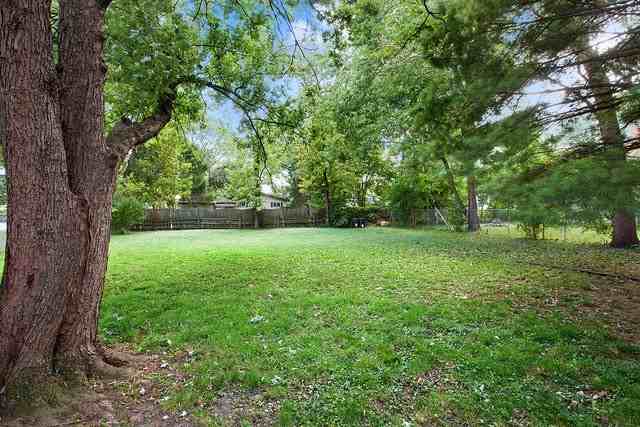 6802 Crest Rd - Photo 3 of 15