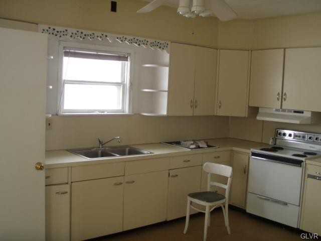 1660 Main St - Photo 3 of 8