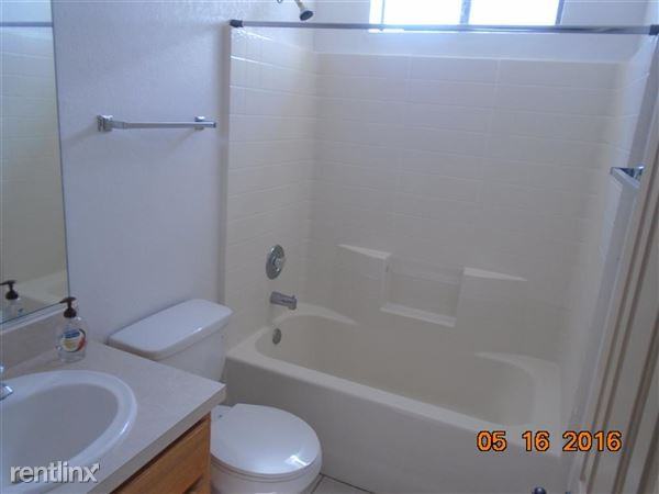 6518 Brook Dr - Photo 3 of 9