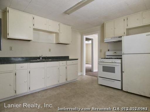 3202 Myrtle St - Photo 3 of 14