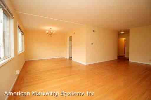 210 29th St - Photo 2 of 15