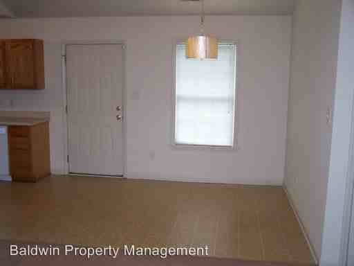 2401 Cragmore Rd SE - Photo 3 of 4